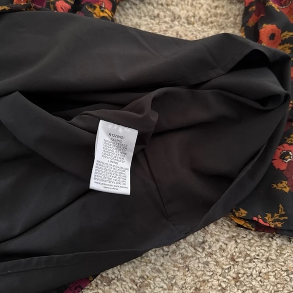 Molly Bracken Floral Mini Dress with bell tie sleeves
size Medium - Picture 12 of 12